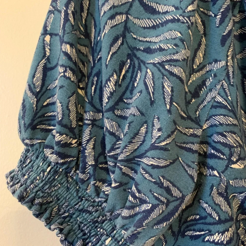 Wonderly Teal Leaf Pattern Blouse - Picture 2 of 7